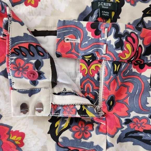 Jcrew Capri Pants Casual Womens Stretch White, Black & Red Floral Print Size 4P - Picture 7 of 10
